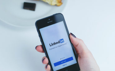 DOES YOUR LINKEDIN PROFILE MAKE YOU FEEL CONFIDENT?